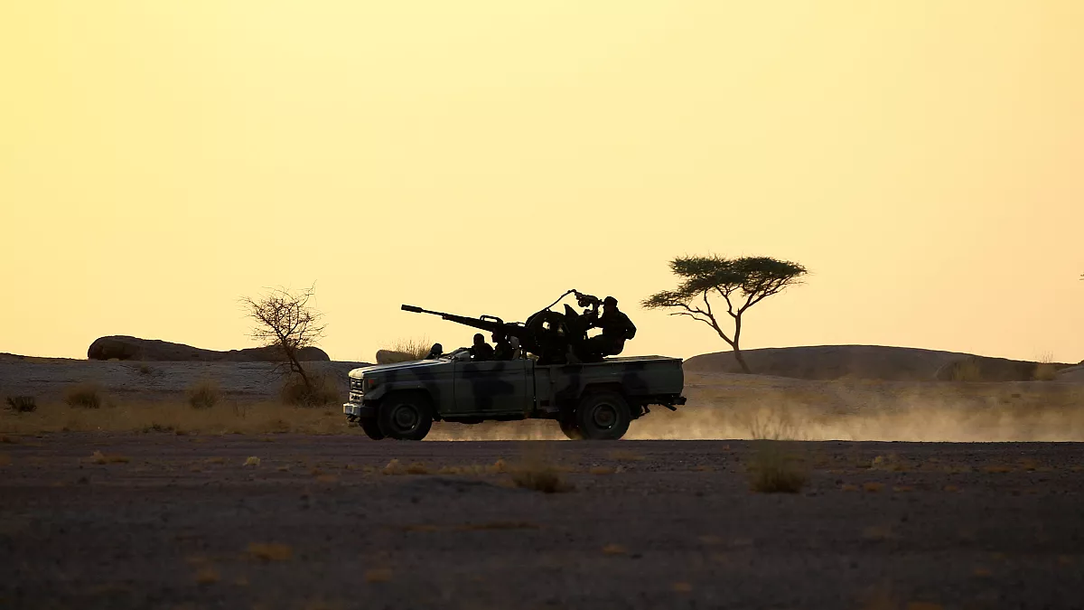 الجيش الصحراوي يستهدف مواقع معادية لجيش الاحتلال بقطاع حوزة.