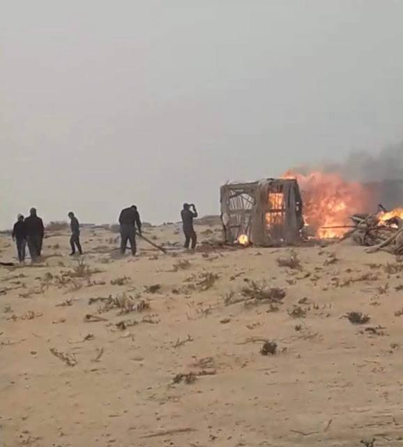 قوات الاحتلال المغربي حرق بيوت صحراويين و تهجيرهم من السواحل الصحراوية المحتلة.